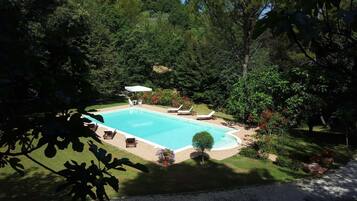 Piscina all'aperto