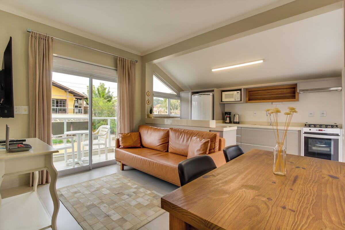 Superior Apartment 201 | Oppholdsområde | Flatskjerm-TV