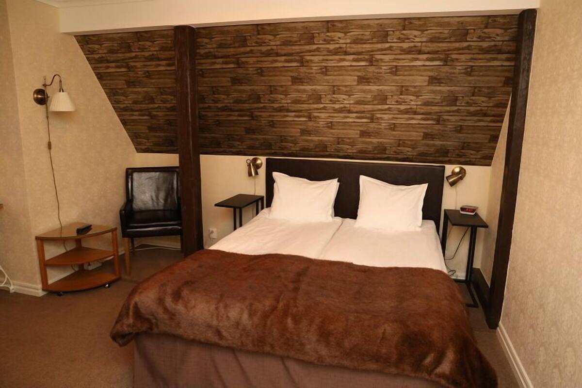 Kamar Double Premium, 1 kamar tidur | Meja kerja, ruang kerja ramah laptop, dan setrika/meja setrika