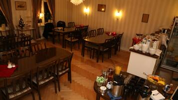 Gratis morgenmadsbuffet hver dag