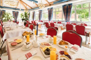 Free daily continental breakfast - Taba Hotel (Kellinghusen)