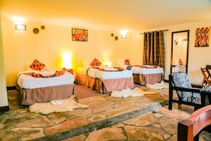 In-room safe, individually decorated, individually furnished, desk - Da Vinci Gorilla Lodge (Kinigi)