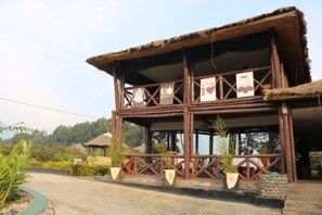 Front of property - Da Vinci Gorilla Lodge (Kinigi)