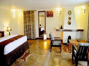 客房内保险箱、特色装修、特色家居、办公桌