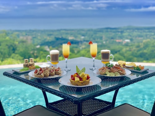 Golden Pineapple Villas