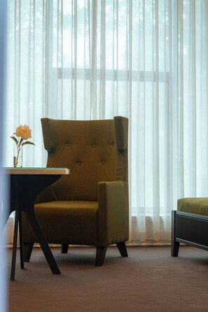 Habitaci ó doble Deluxe | Minibar, caixa forta a l'habitació i escriptori 