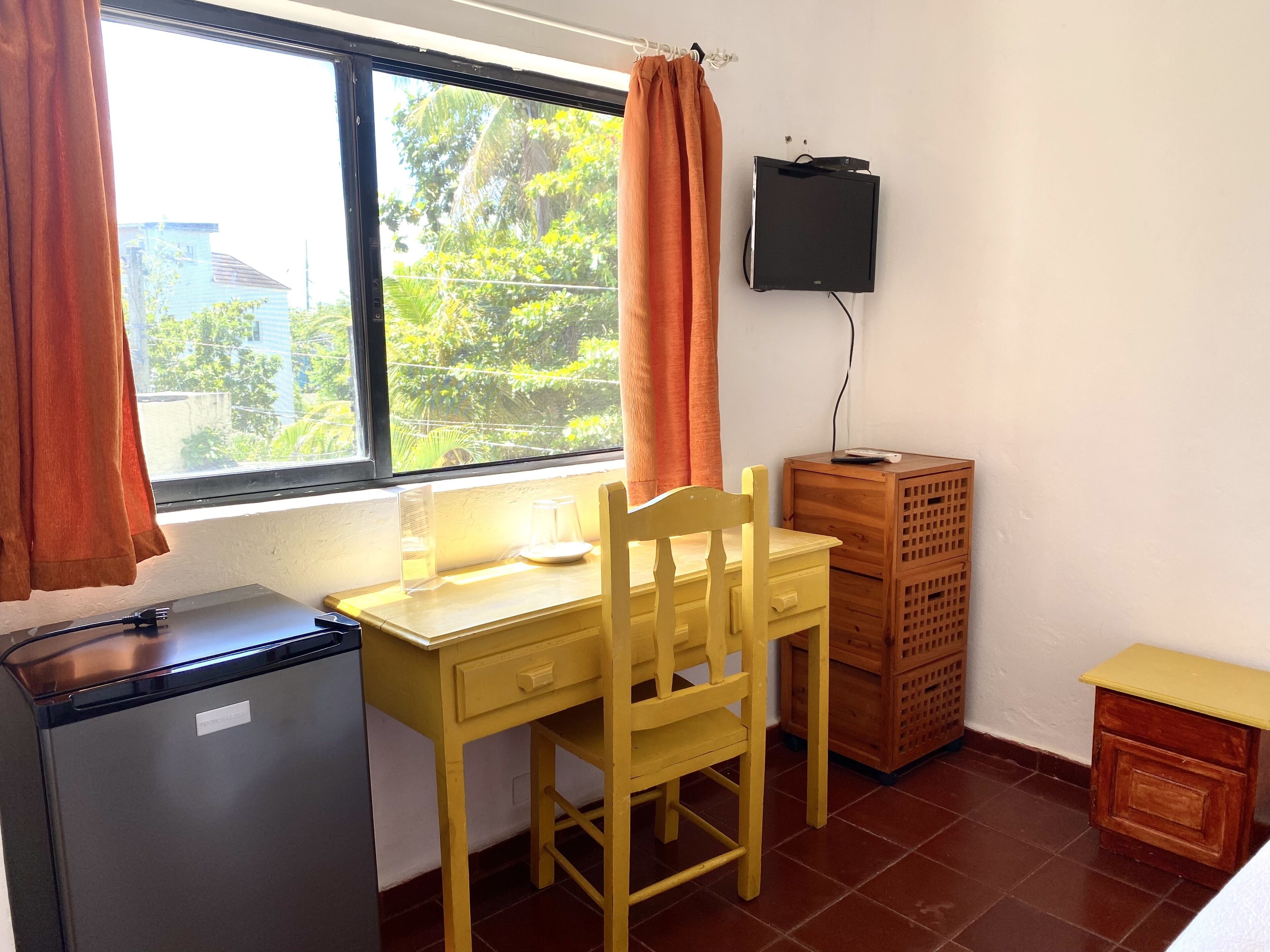 studio room w/fan #30 | 1 bedroom, in-room safe, desk, laptop workspace