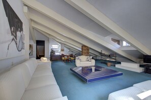 Classic Apartment, 2 Bedrooms | Living area | Flat-screen TV - ARNOLDI-Rooftop (Venice)