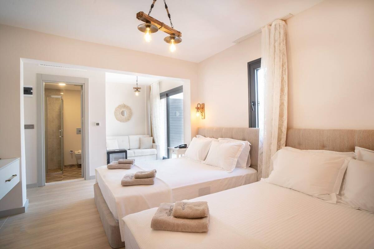 Design Tek Büyük veya İki Ayrı Yataklı Oda | Kaliteli yatak takımı, minibar, odada kasa, ses yalıtımı 
