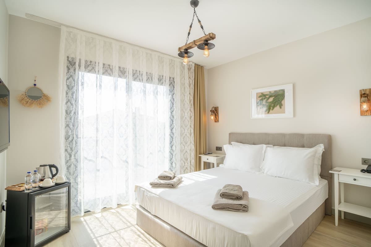 Design-Zimmer, Gartenblick | 1 Schlafzimmer, hochwertige Bettwaren, Minibar, Zimmersafe