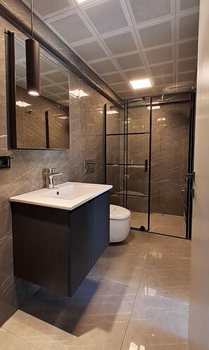 Villa | Bathroom | Hair dryer, slippers, towels, soap - Bellezza Alacati (Cesme)