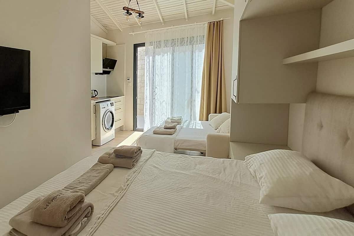 Junior Studio | Premium bedding, minibar, in-room safe, soundproofing