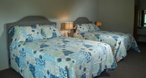 Free WiFi, bed sheets - Motel 103 (Calhoun)
