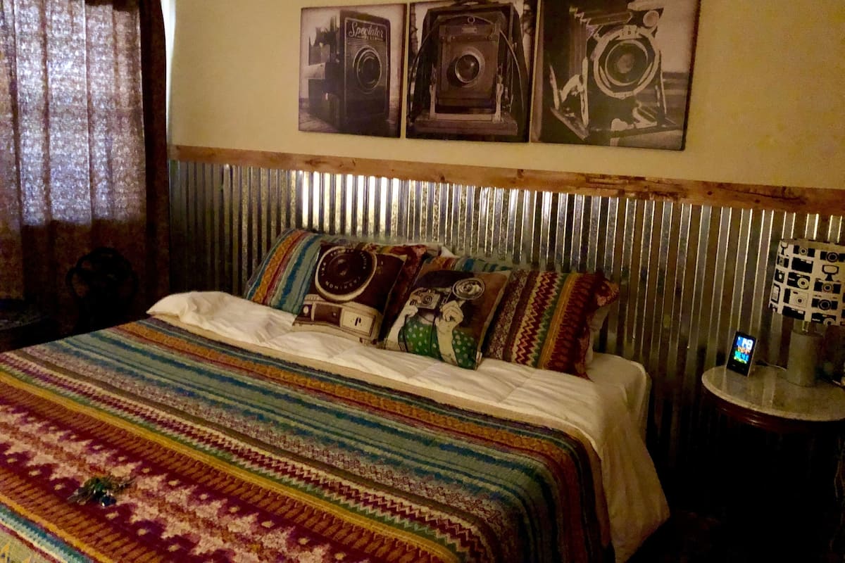 1 slaapkamer, bedden met traagschuimmatras, een strijkplank/strijkijzer