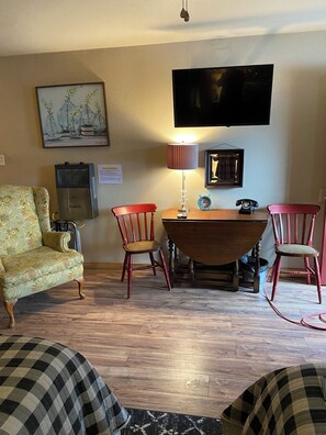 Superior Double Room, 2 Queen Beds, Kitchenette