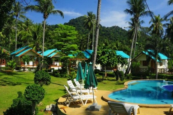 Outdoor pool - Green Cottage Beach Resort (Ko Chang)