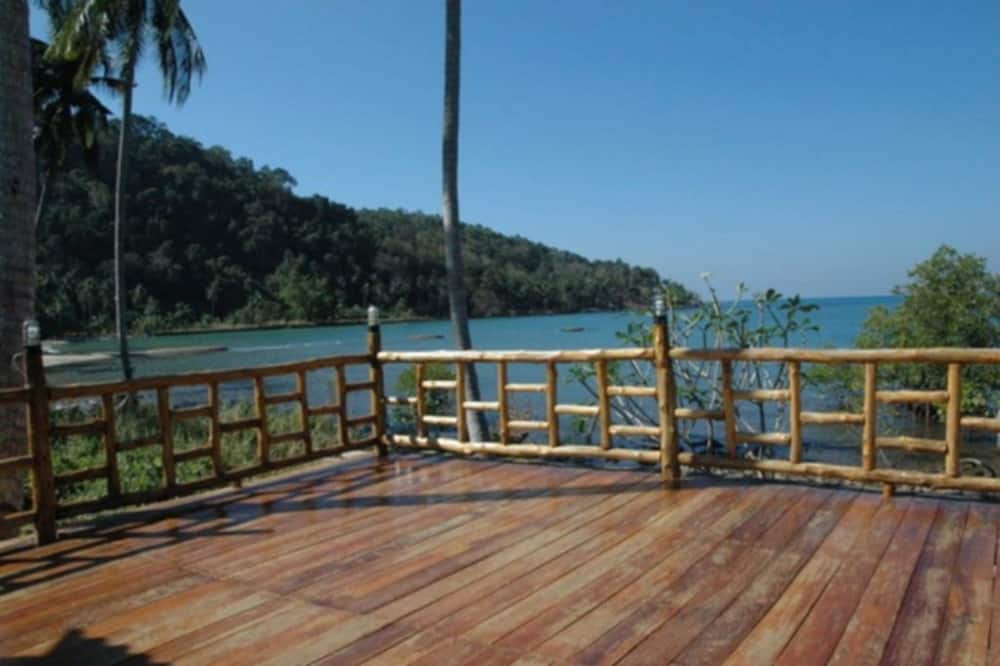 Green Cottage Beach Resort