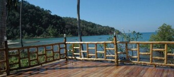Green Cottage Beach Resort