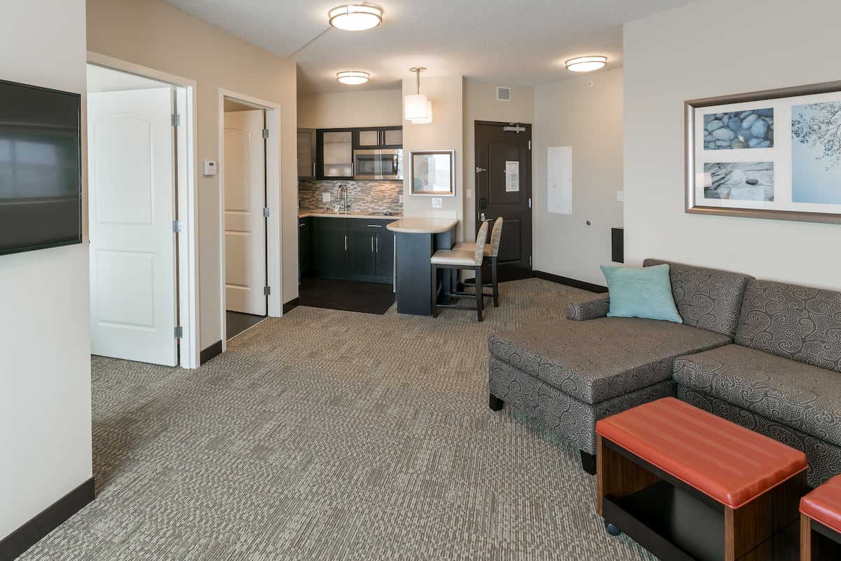 1 bedroom, desk, laptop workspace, blackout drapes