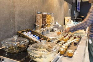 Daily buffet breakfast for a fee