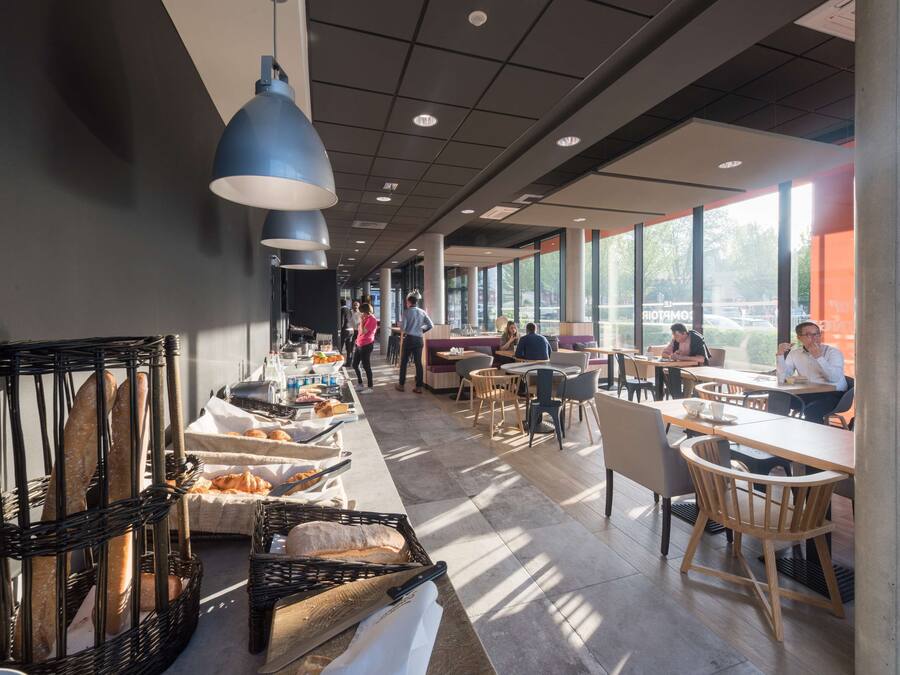 Dagelijks ontbijtbuffet (EUR 13.90 per persoon)