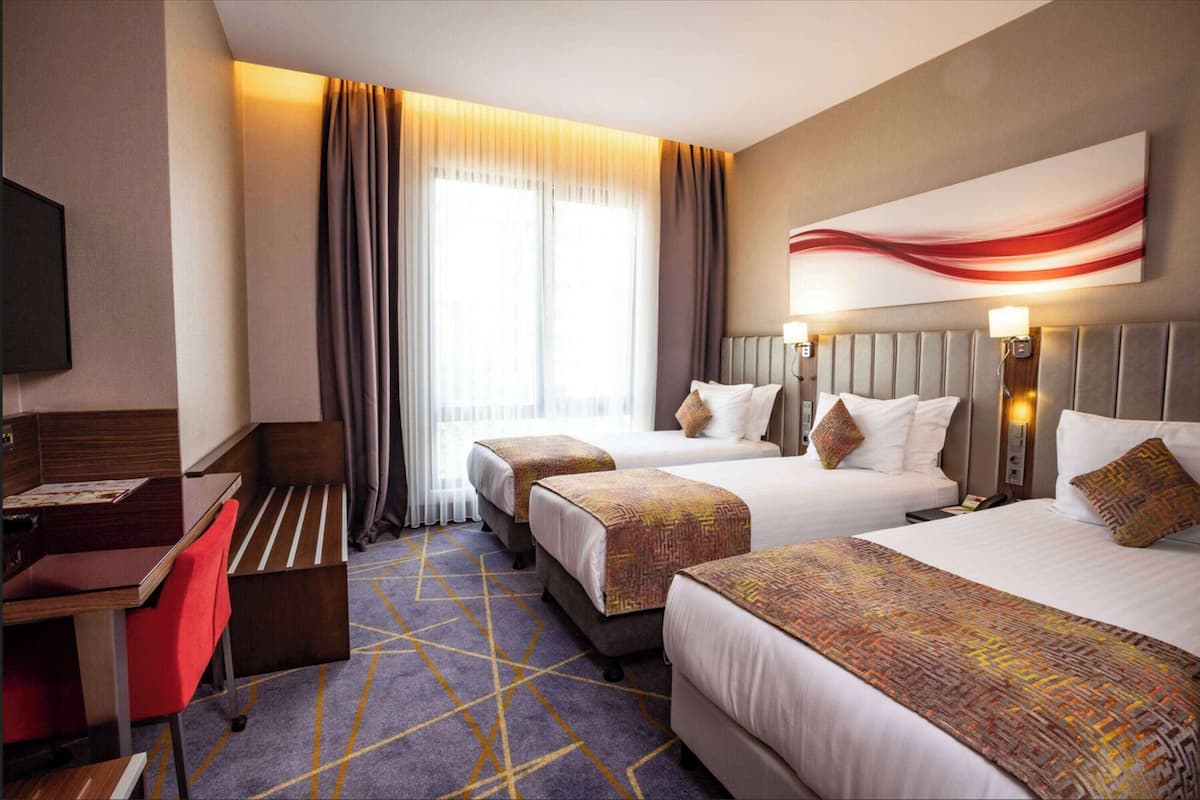 Room, 3 Single Beds, Smoking | In-room safe, desk, soundproofing, free cots/infant beds