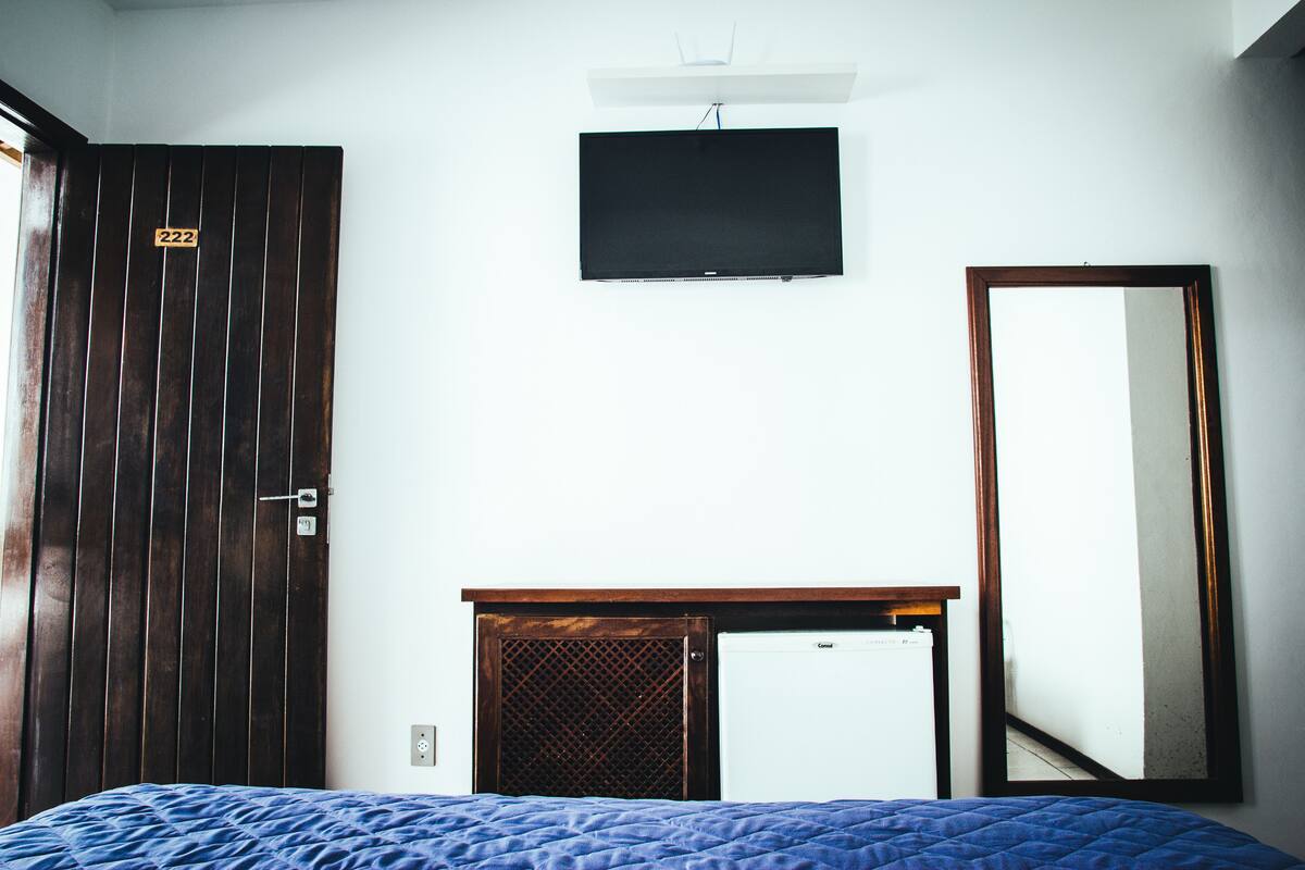 Minibar, caja fuerte, wifi gratis y ropa de cama