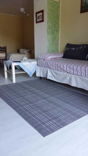 Double Room (private entrance) | Living area - Villa Anna (Osimo)