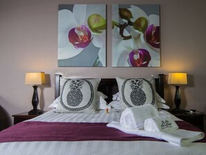 Family Room, 2 Bedrooms