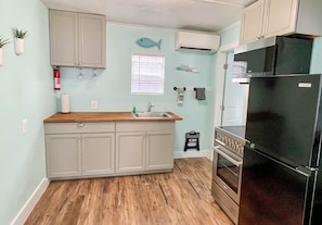 Family Suite, 2 Bedrooms, Kitchen | Private kitchen - The Anchorage Motel (Pacific City)