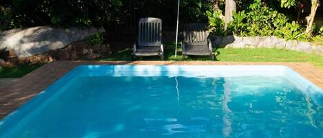 Hồ bơi ngoài trời