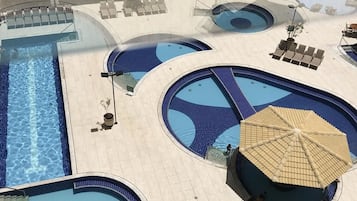 5 piscinas externas