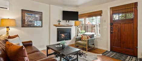 2 Bedroom Suite | Living area | Flat-screen TV, fireplace