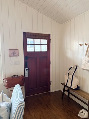 Flathead Cottage | Living area | Flat-screen TV, fireplace - The Cottages at Bigfork (Bigfork)