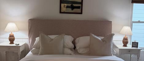 King Suites | 1 bedroom, desk, iron/ironing board, free WiFi