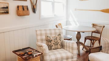 Cottage | Living area