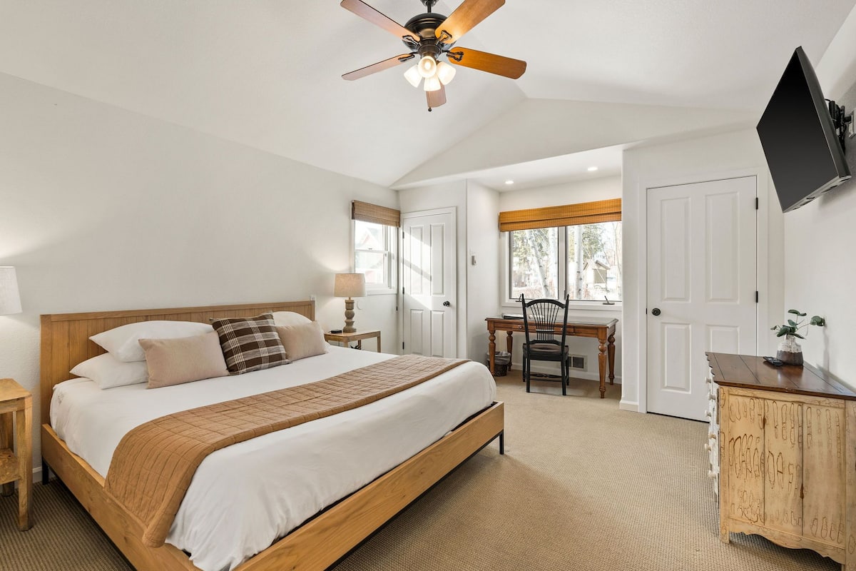 King River Suites | 1 bedroom, desk, iron/ironing board, free WiFi