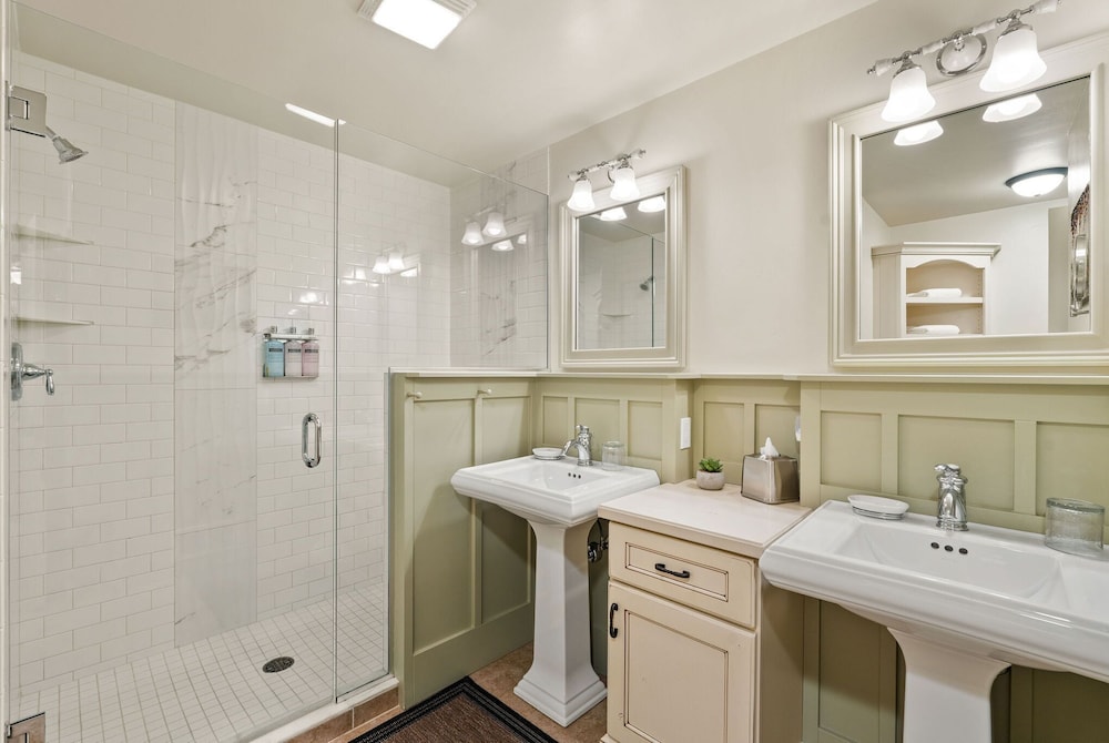 Bridge Street Cottages by null