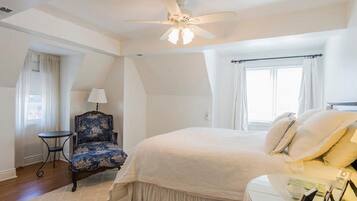 Rumah Deluks, 5 kamar tidur, teras | 1 kamar tidur, seprai premium, meja kerja, dan setrika/meja setrika