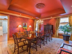 Dining - 613 3rd Ave by Wasatch Vacation Homes (Salt Lake City)