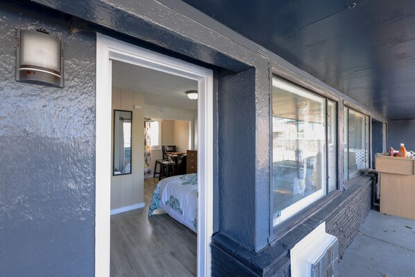 Front of property - Cottage Inn (La Grande)