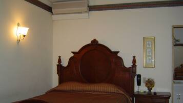 Premium-rum | Värdeförvaringsskåp på rummet, skrivbord, gratis wi-fi och sängkläder