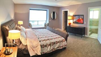 Deluxe House, Multiple Bedrooms, Kitchen, Mountain View | 7 bedrooms, premium bedding, desk, iron/ironing board