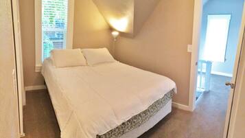 Deluxe House, 3 Bedrooms, Kitchen | 1 bedroom, premium bedding, desk, iron/ironing board