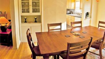 Exclusive House, 3 Bedrooms, Kitchen | In-room dining