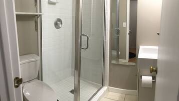 標準樓中樓客房, 廚房 | 浴室 | 淋浴設備
