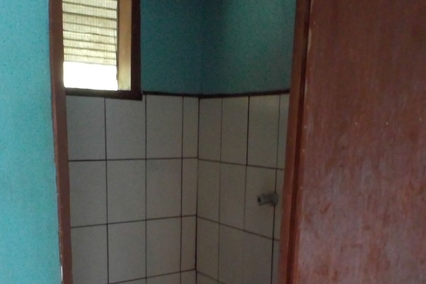 Phòng tập thể cơ bản, phòng tập thể nam và nữ, quang cảnh biển | Phòng tắm | Buồng tắm vòi sen, khăn tắm, xà phòng, dầu gội