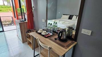 Balcony River View | Blackout curtains, free WiFi