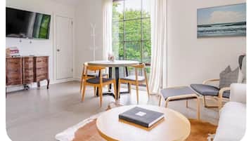 Smart TV, table tennis