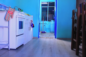 Fridge, microwave, oven, coffee/tea maker
